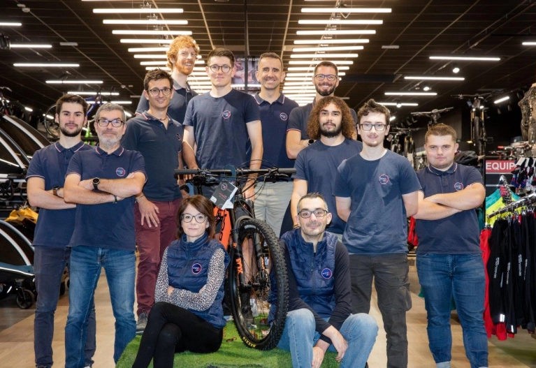 Une équipe de professionnels du vélo conseillers et techniciens - Mondovelo Chambéry