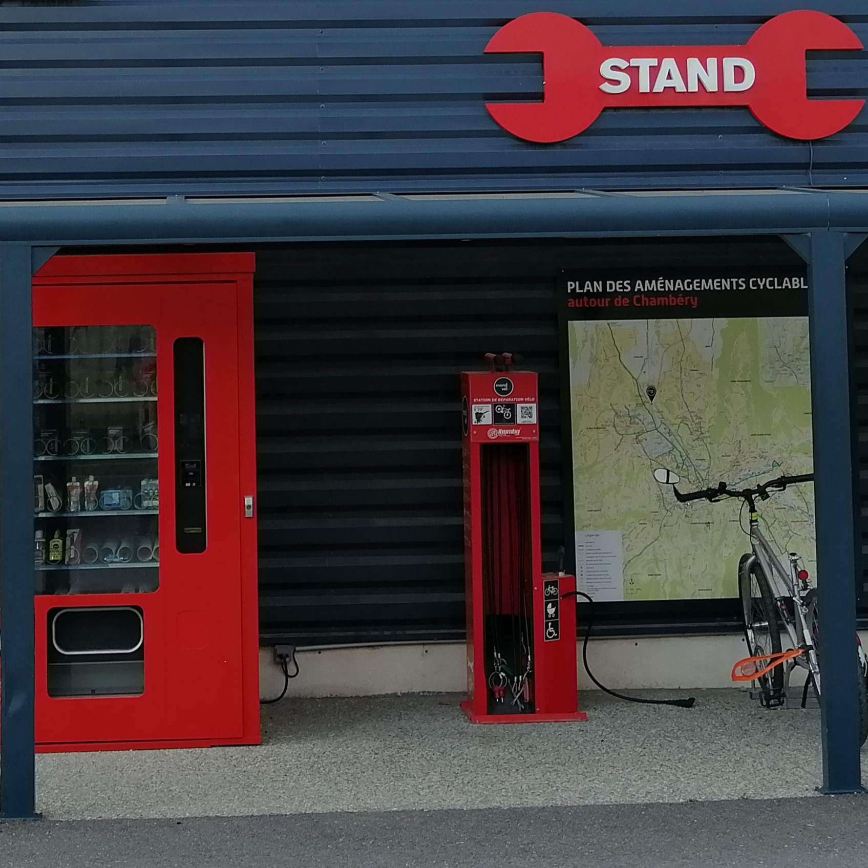 Station de réparation vélo en libre service Mondovélo Chambéry