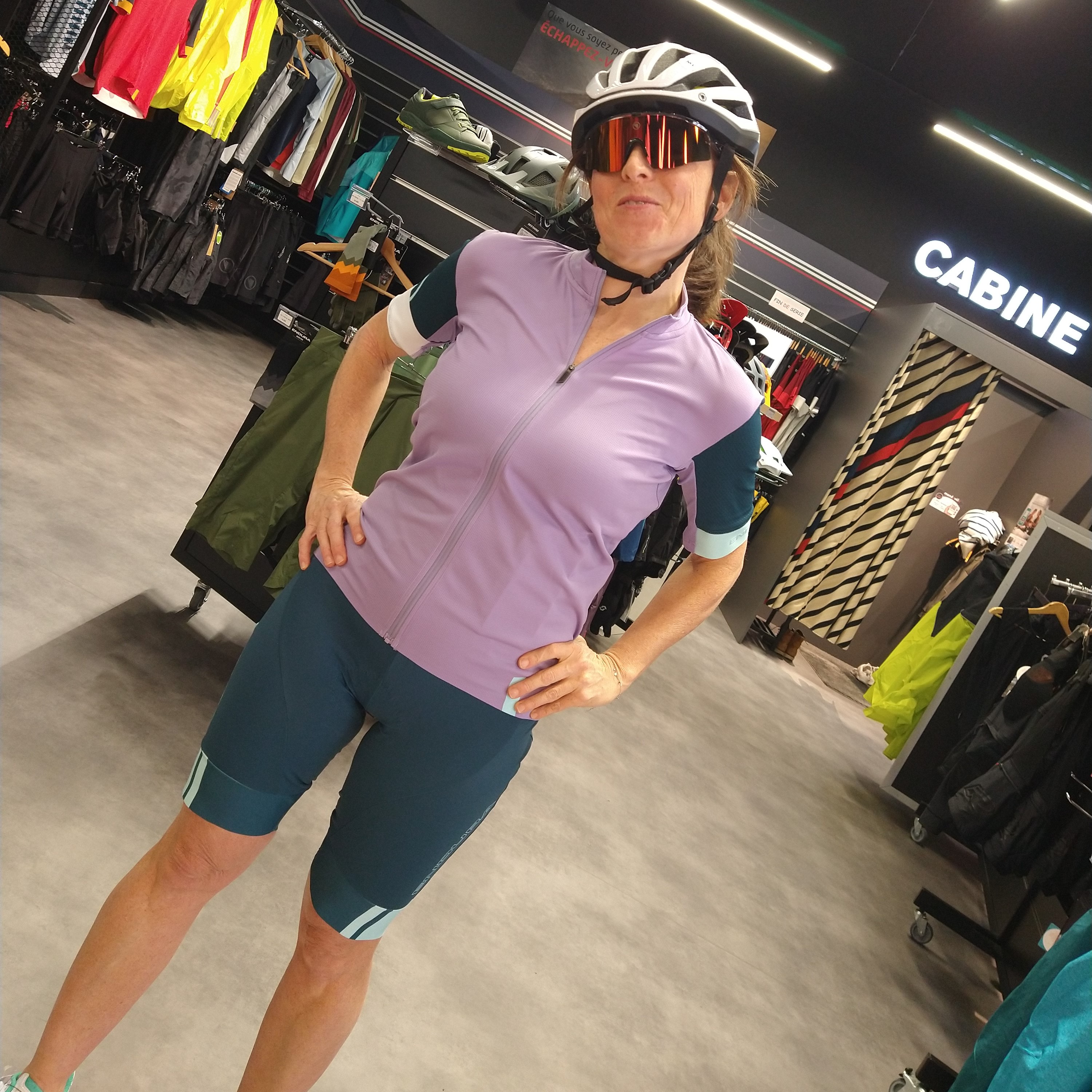 Collection ete 2023 ENDURA - Vetement cycliste femme - Mondovelo